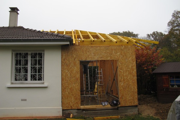 Extension en bois charpente traditionnelle